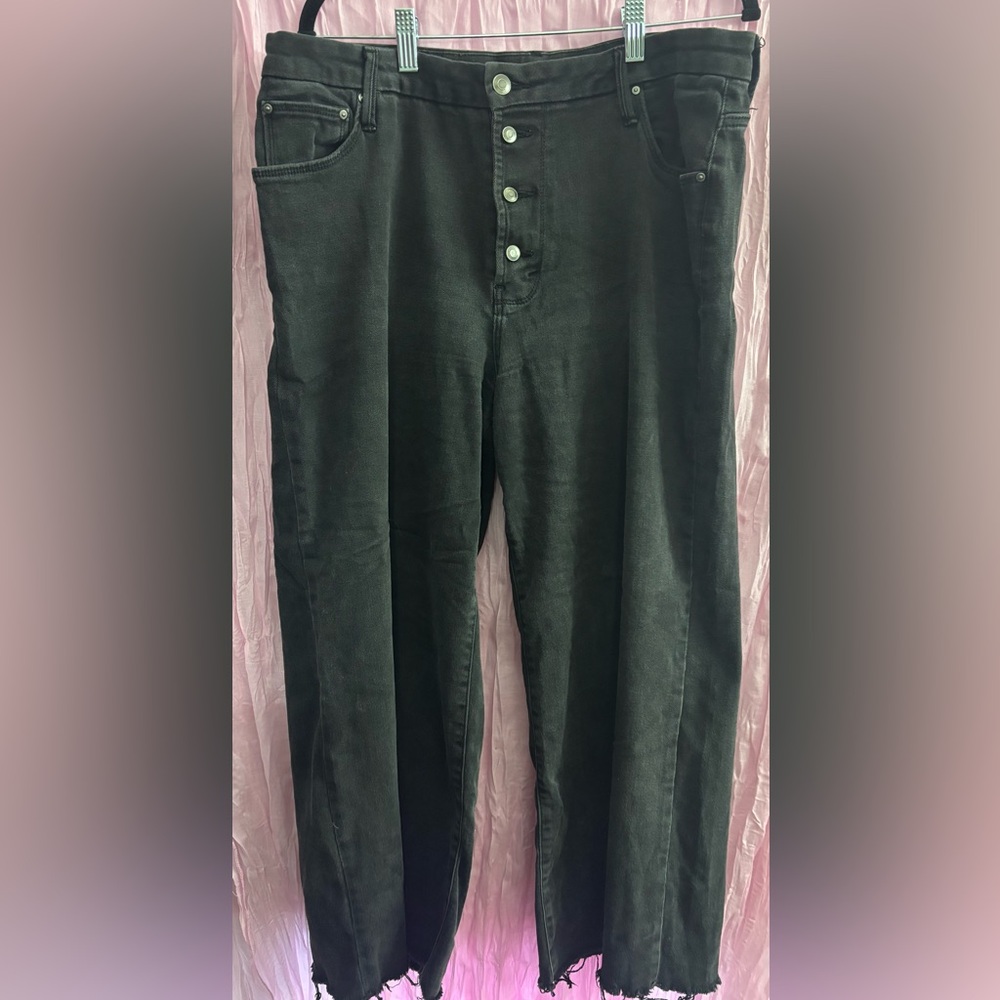 Women’s Frayed Hem Black Jeans